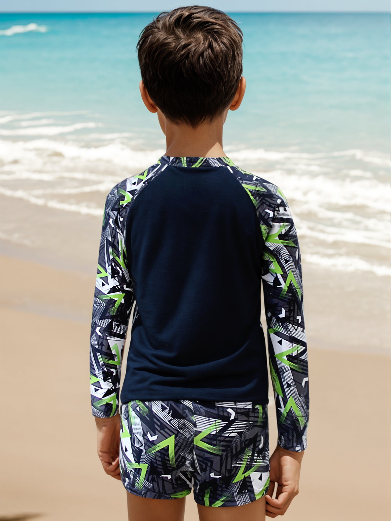 Pack de 15 unidades Conjunto camiseta y bañador niño